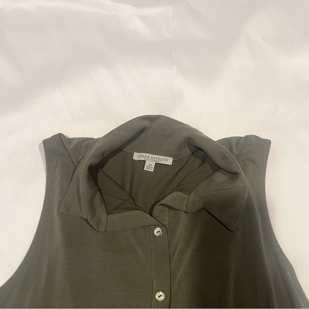 Green Envelope button-up tank top in size XL - Picture 4 of 6